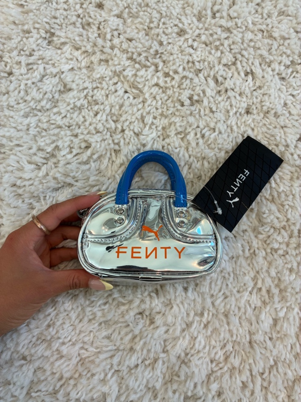 Puma x Fenty Pocket Grip Bag Silver - Picture 2 of 2
